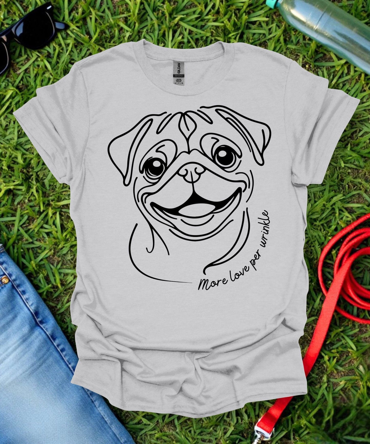 More Love per Wrinkle Pug T-Shirt