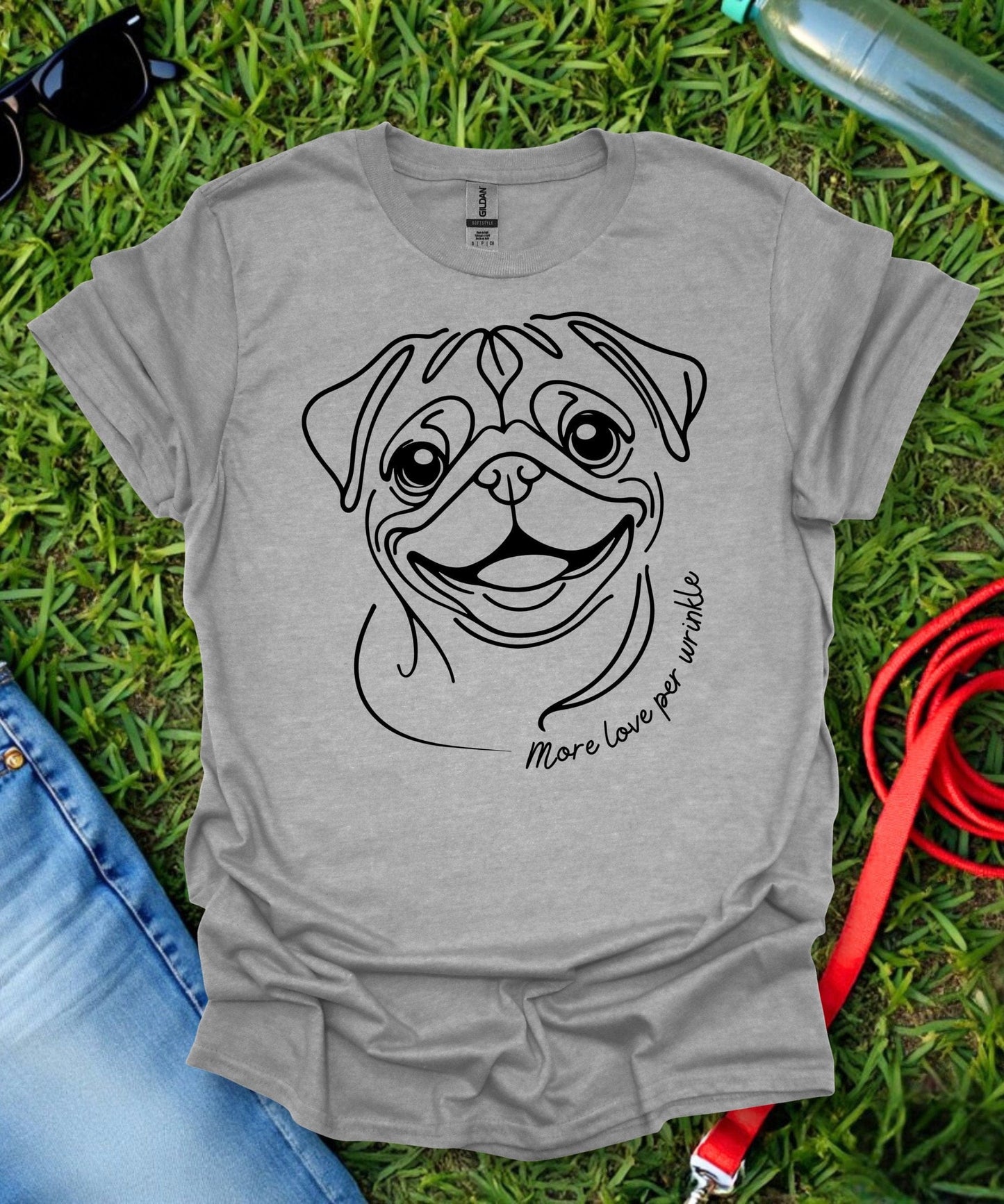 More Love per Wrinkle Pug T-Shirt